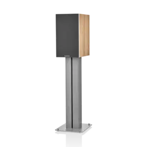 Diffusore B&W 606 S3 su supporto con finitura in legno e design elegante