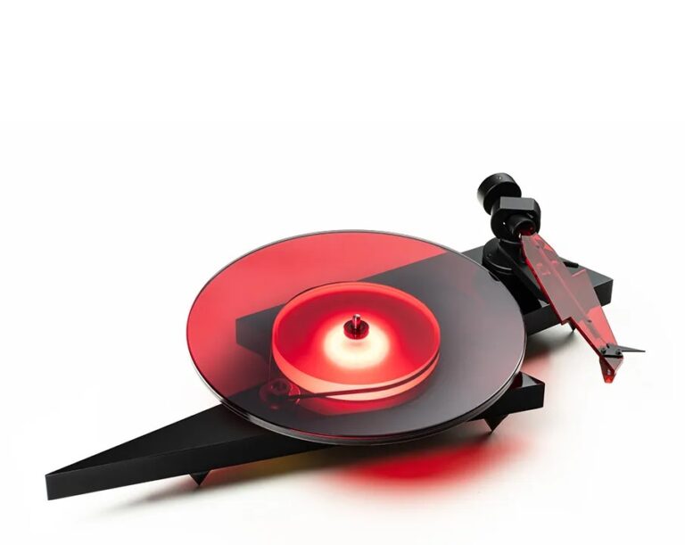 Pro-Ject AC/DC Turntable: Let There Be Rock – Il Giradischi Definitivo per i Veri Fan