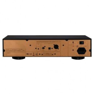 Retro di un amplificatore stereo nero e oro.