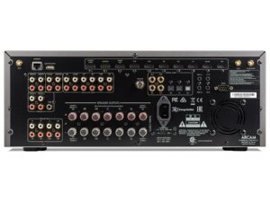 Parte posteriore amplificatore Arcam con connettori audio.