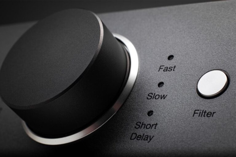 Cambridge Audio DacMagic 200M aggiornato con convertitori Sabre doppi ESS e supporto MQA nativo