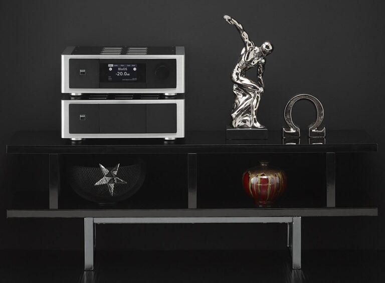 NAD lancia l’amplificatore di potenza a sette canali Masters M28