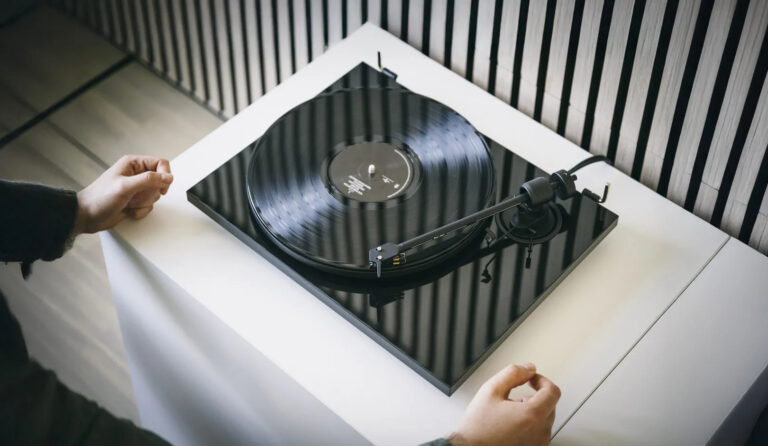 Pro-Ject E1.2: il nuovo giradischi best-buy per entrare nel mondo del vinile