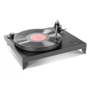 Giradischi nero con vinile sul piatto.