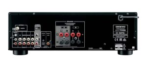 Pannello posteriore amplificatore stereo con diversi connettori audio.