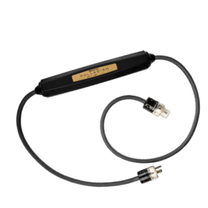 Cavo elettrico nero con presa e connettore