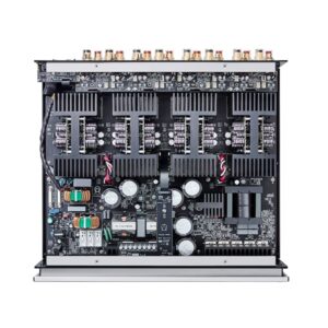 Interno dell'amplificatore Primare A35.8 con circuiti e componenti elettronici visibili