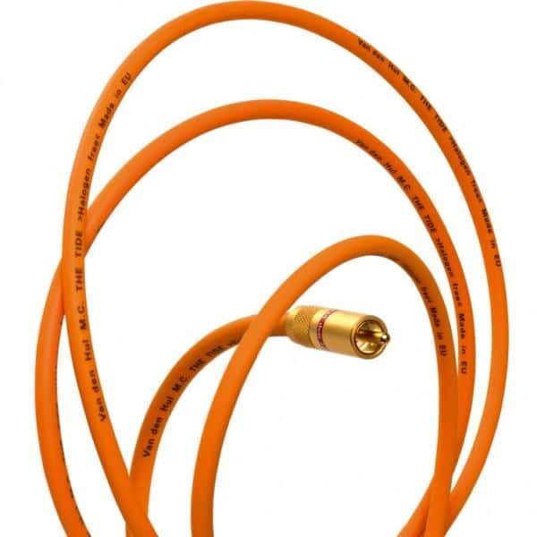 Cavo arancione con connettore dorato