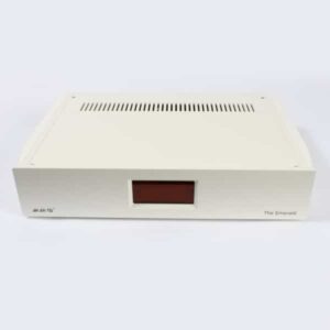 Amplificatore bianco con schermo frontale