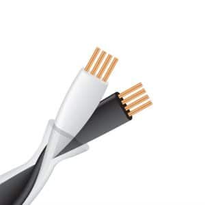Cavi elettrici bianco e nero intrecciati