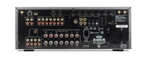 Pannello posteriore amplificatore Arcam con connettori audio.