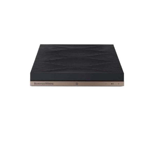 Amplificatore B&W Formation Audio con superficie ondulata e design elegante