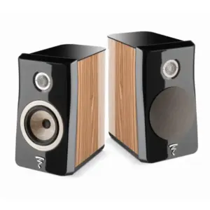 Diffusori Focal Kanta N1 con finitura in legno e dettagli neri