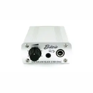 DAC e amplificatore per cuffie Graham Slee Bitzie con controlli e porte sul pannello frontale