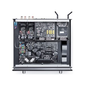 Interno dell'amplificatore Primare I35 Prisma con circuiti e componenti elettronici visibili