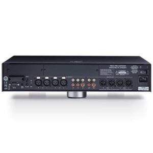 Retro del preamplificatore Primare PRE35 con connettori e porte di ingresso e uscita