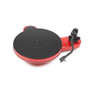 Giradischi Pro-Ject RPM-3 Carbon con piatto nero e corpo rosso