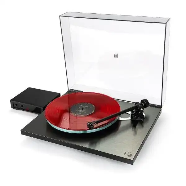 Giradischi Rega PLANAR 3 RS Edition con piatto in vetro e vinile rosso in riproduzione