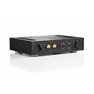 Amplificatore stereo con manopole e connettori audio sul pannello frontale