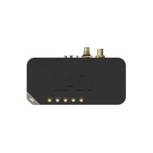 Dispositivo audio DAC con connettori e controlli sulla parte superiore